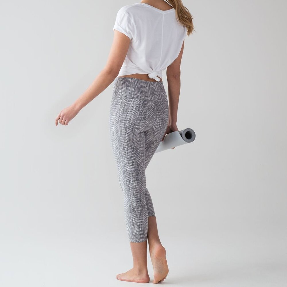 Lululemon Wunder Under Hi-Rise Crop 21" Arrow Jacquard Size 12